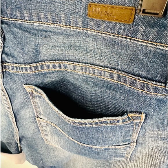 Kut From The Kloth Catherine Mid Rise Boyfriend Short Joyful Wash SZ 2/26 NEW! - Picture 8 of 16